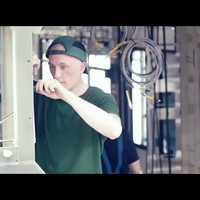 Процесс сборки электрички